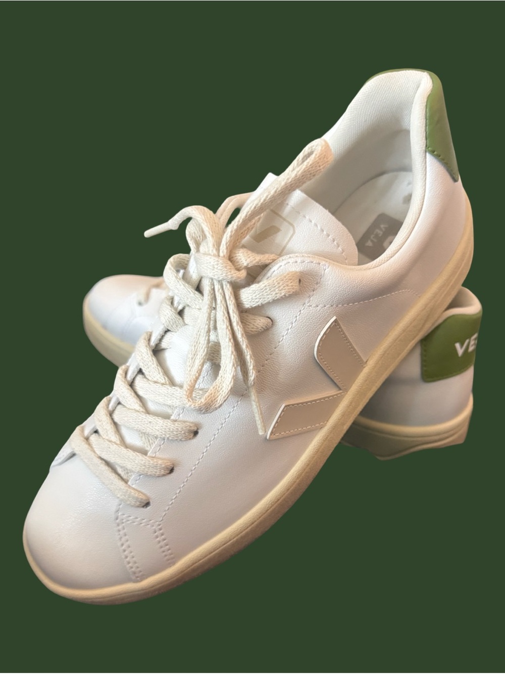 NEW w tags Veja White Leather Sneakers with Green Heel Accent